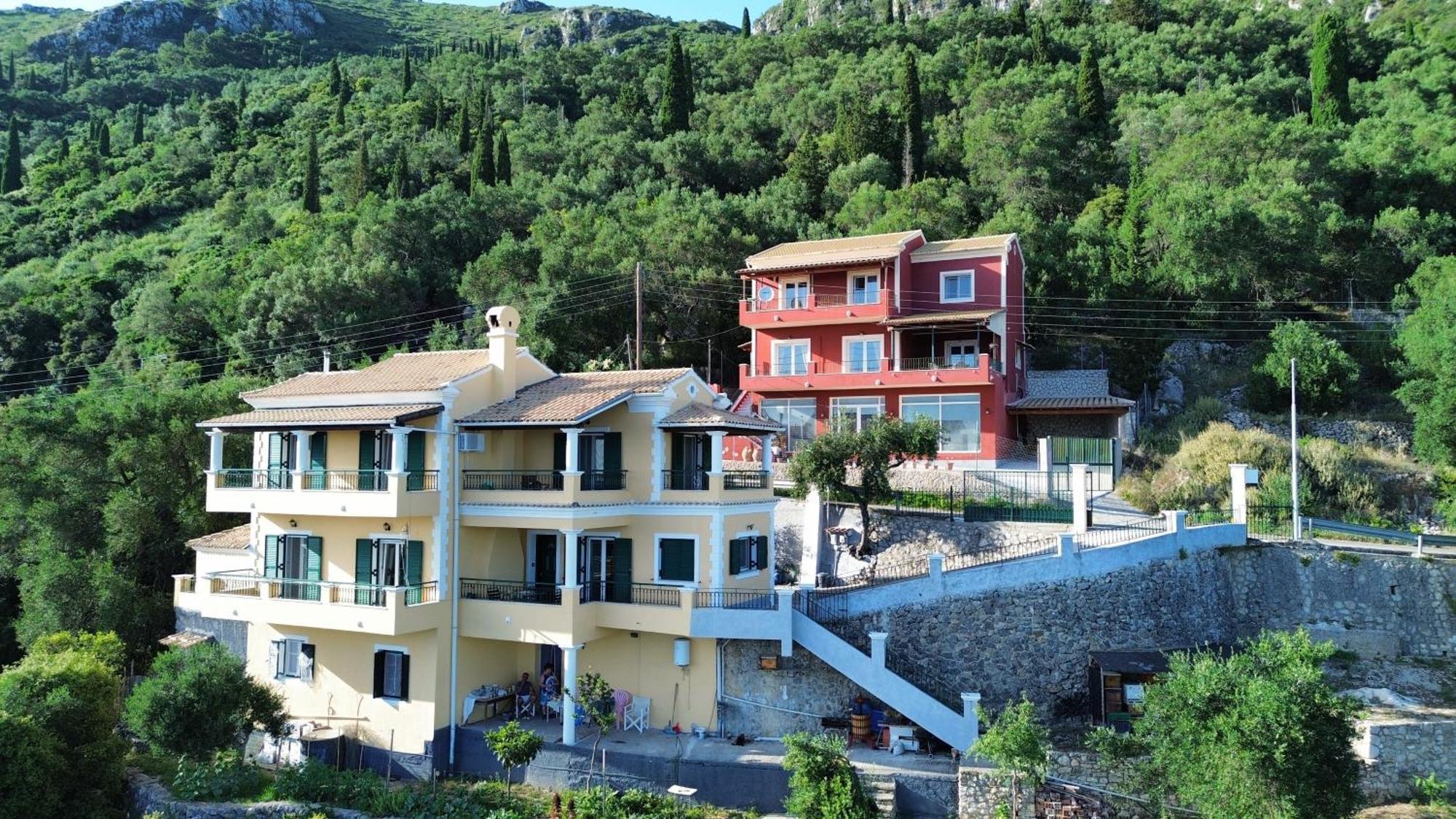 Mariza's View House * Lákones